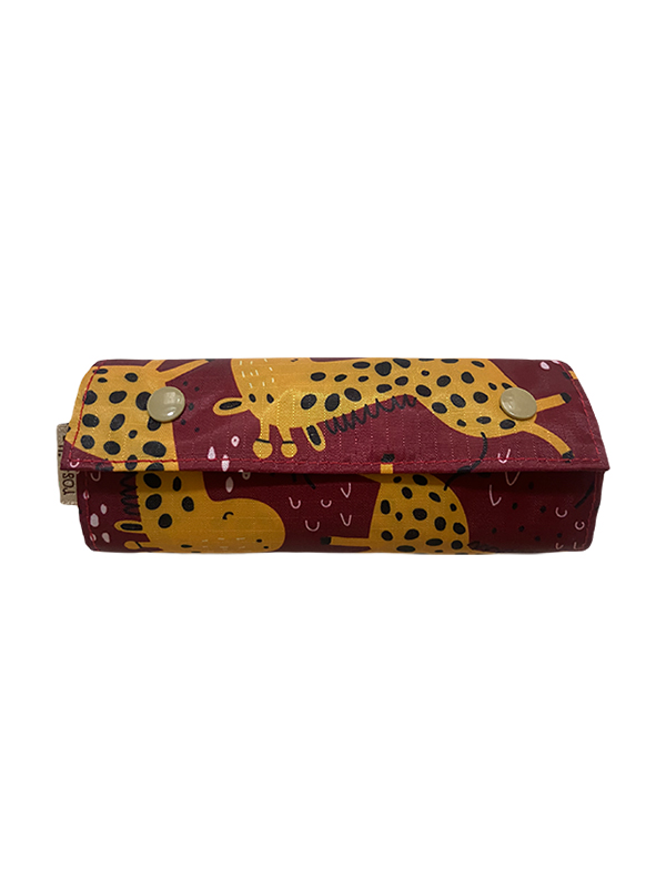 Giraffe - Red